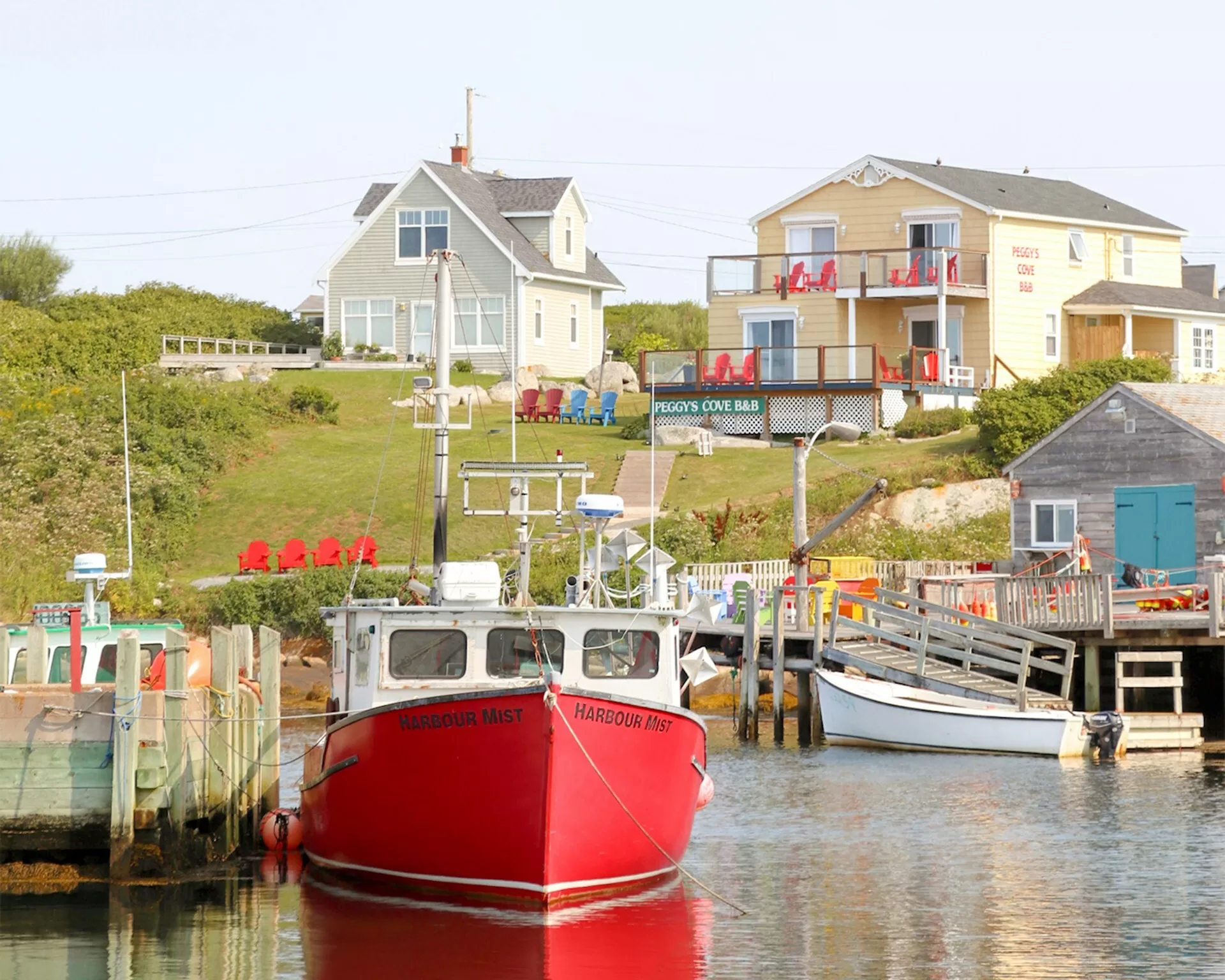 Boten in de haven van Peggy's Cove, Canada