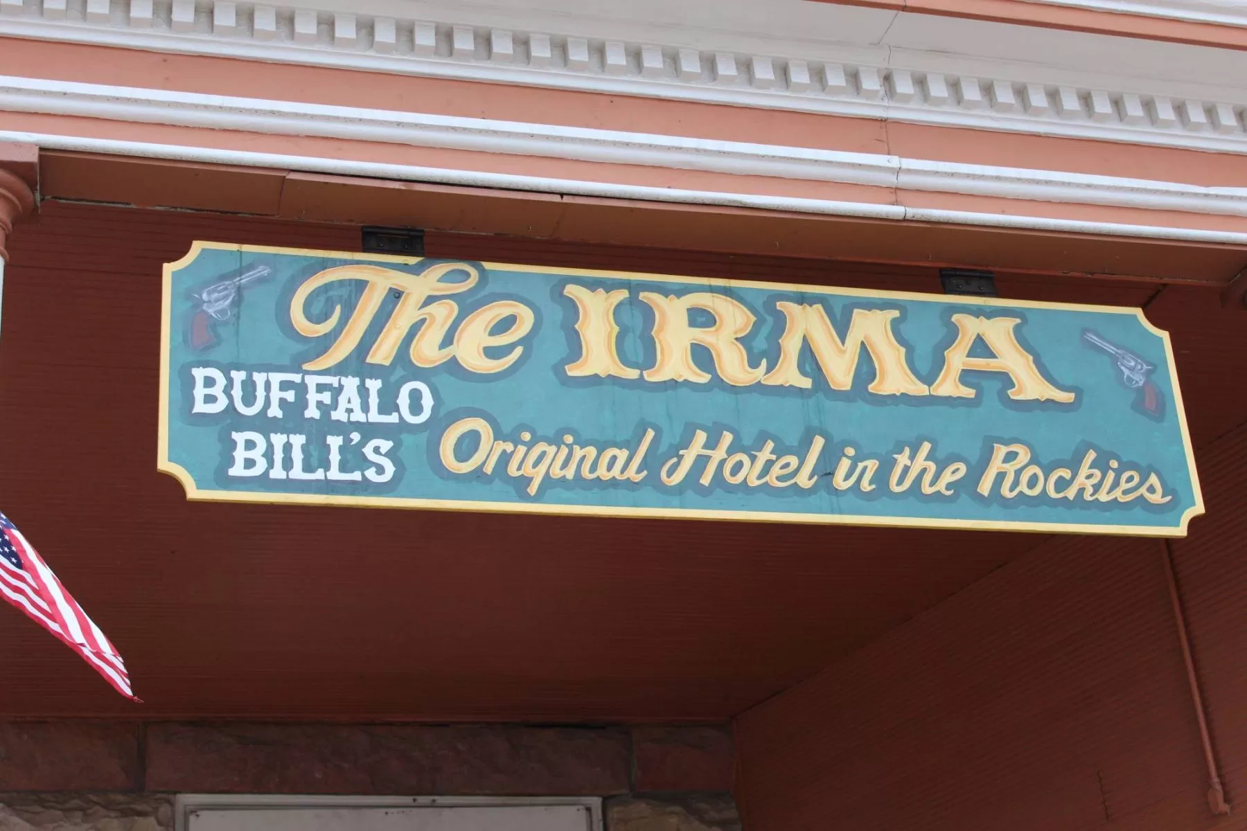 Uithangbord van het Irma Hotel in Cody, Wyoming