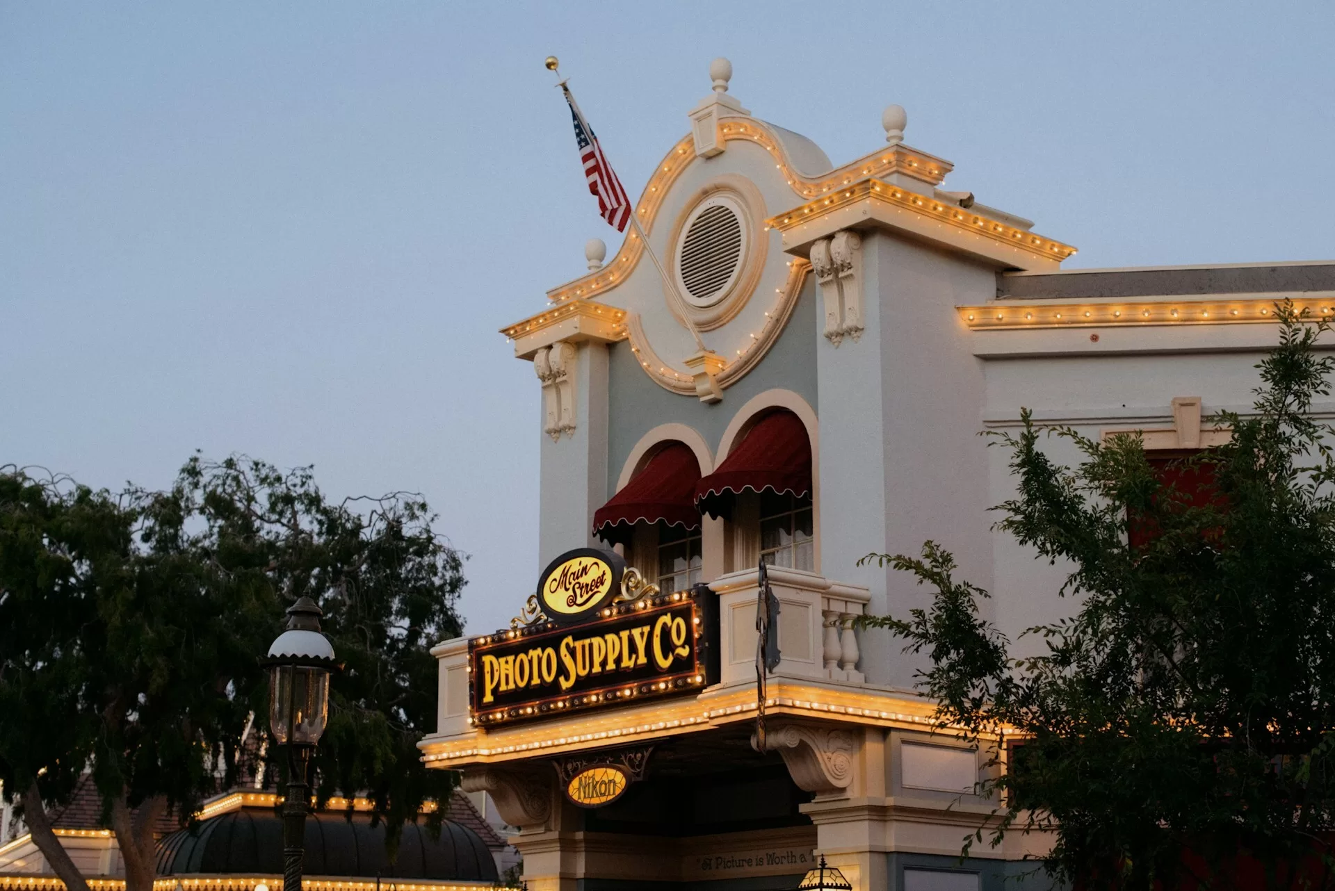 Gebouw in oude stijl in Disneyland, Anaheim