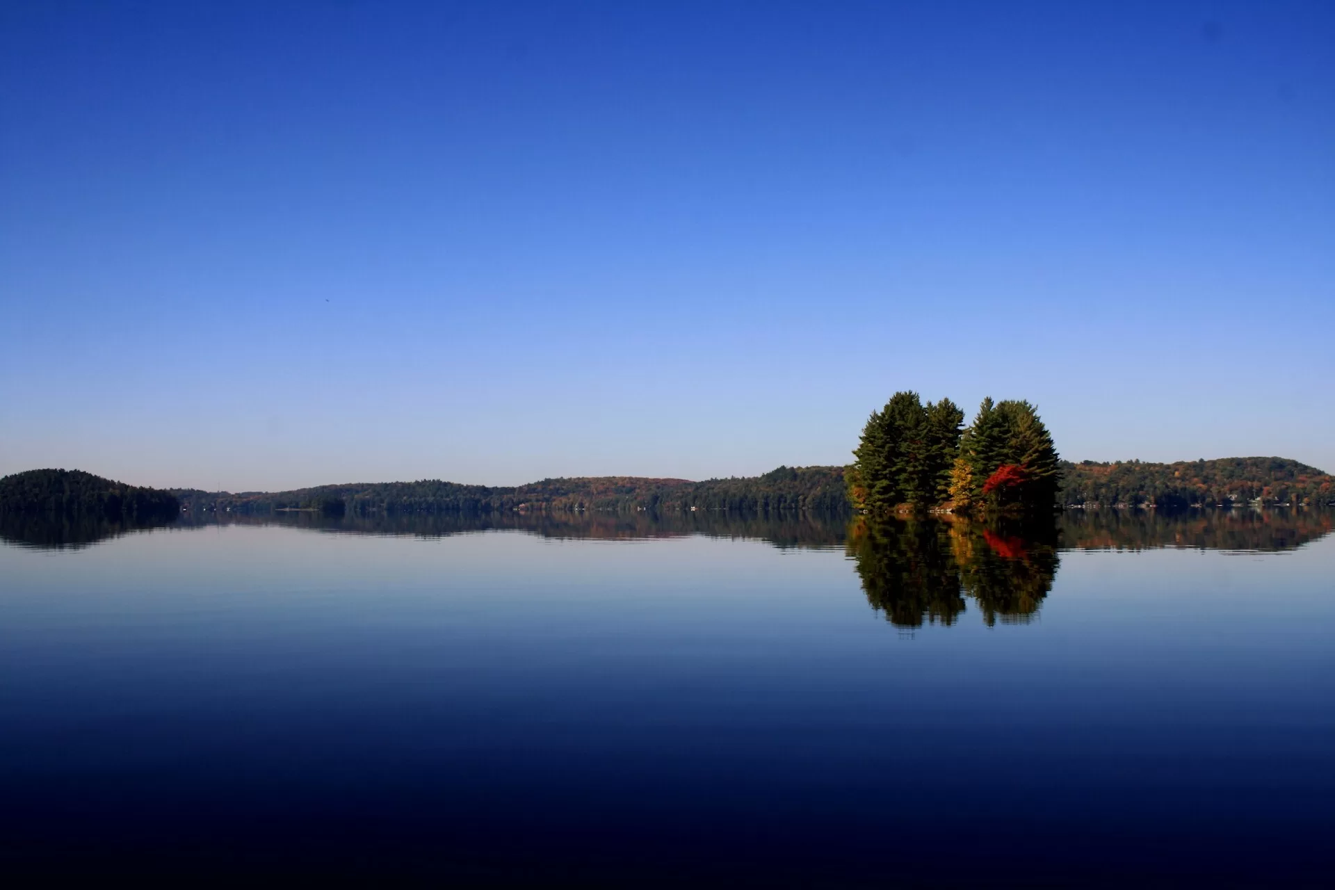 Een meer in Huntsville, Ontario