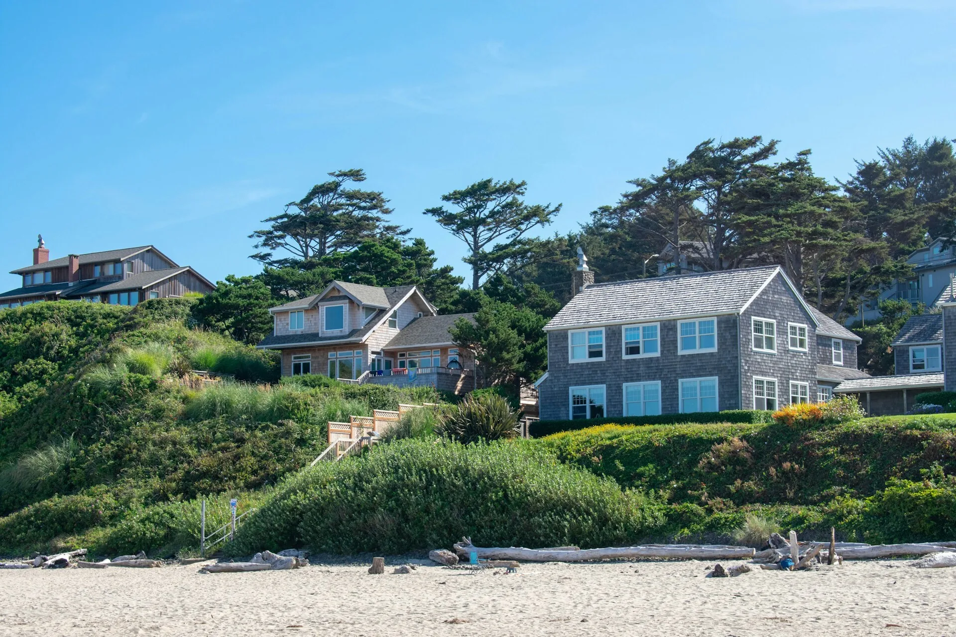 Huizen aan het strand van Cannon Beach in Oregon