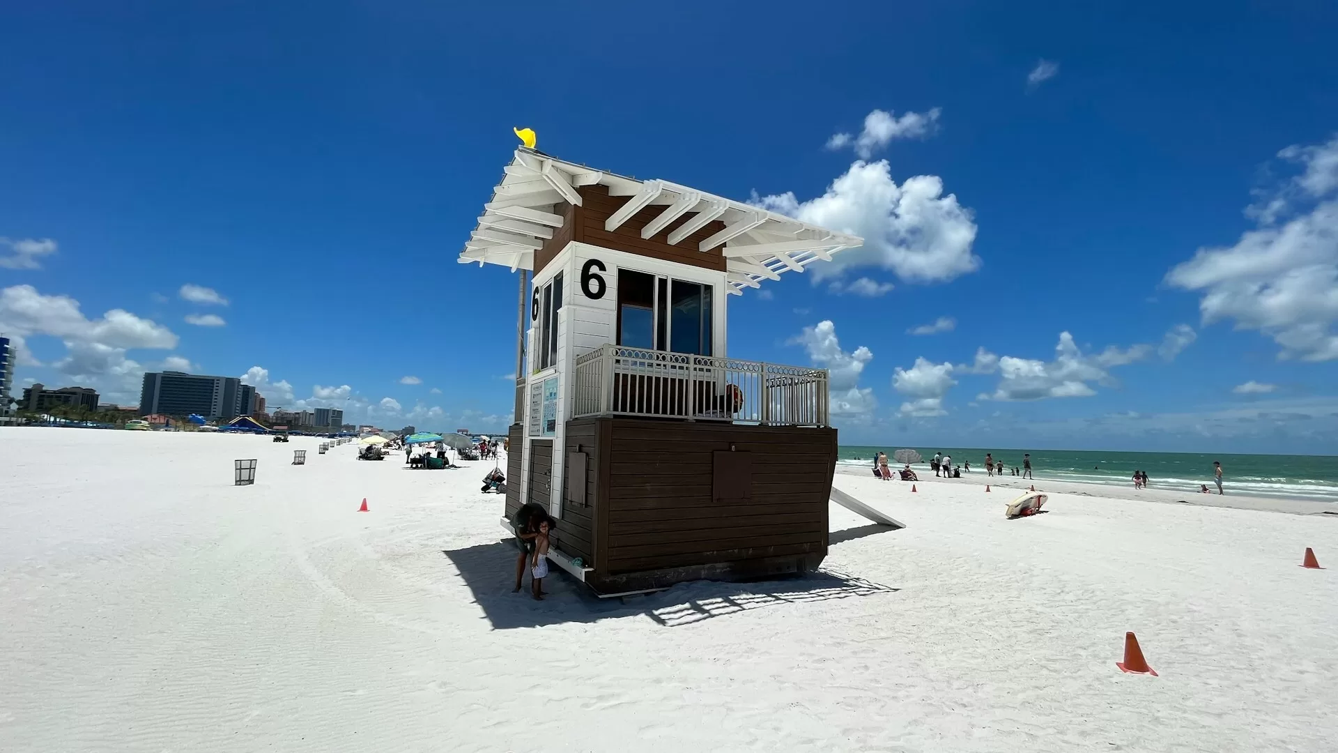 Een strandwachtershuisje op het strand van Clearwater Beach