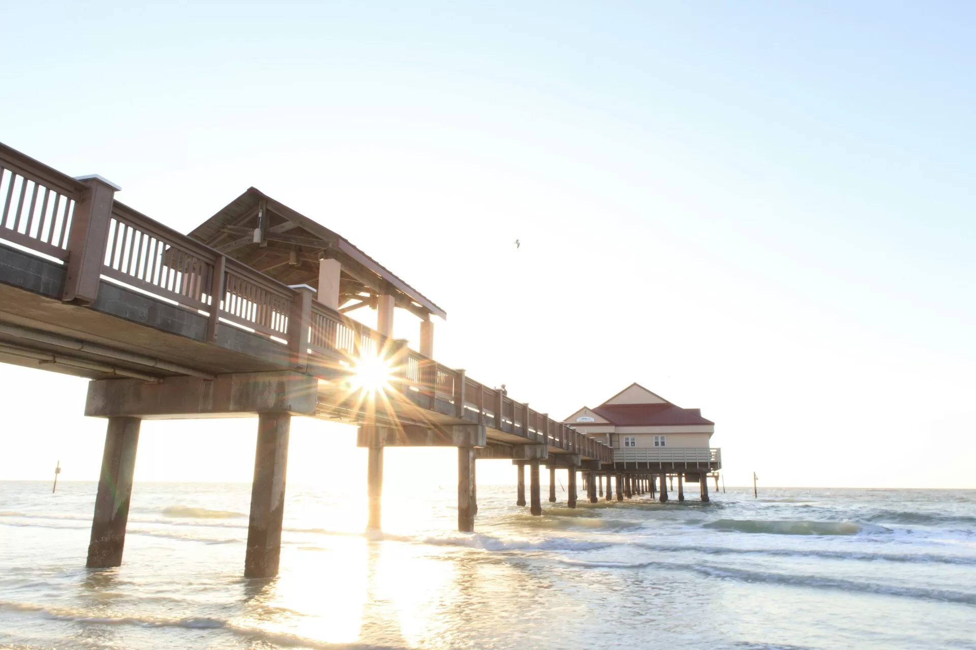 De Clearwater Beach Pier tijdens zonsopkomst