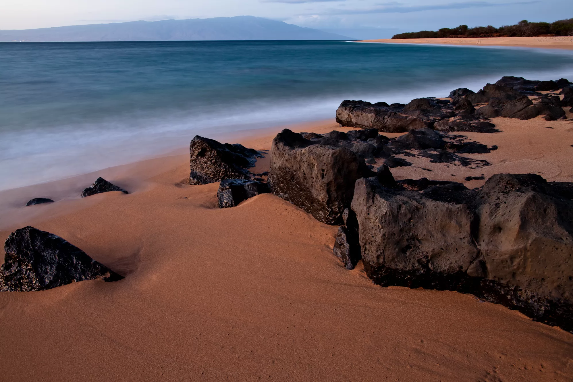 Het verlaten strand van Northwest Lanai Hawaii