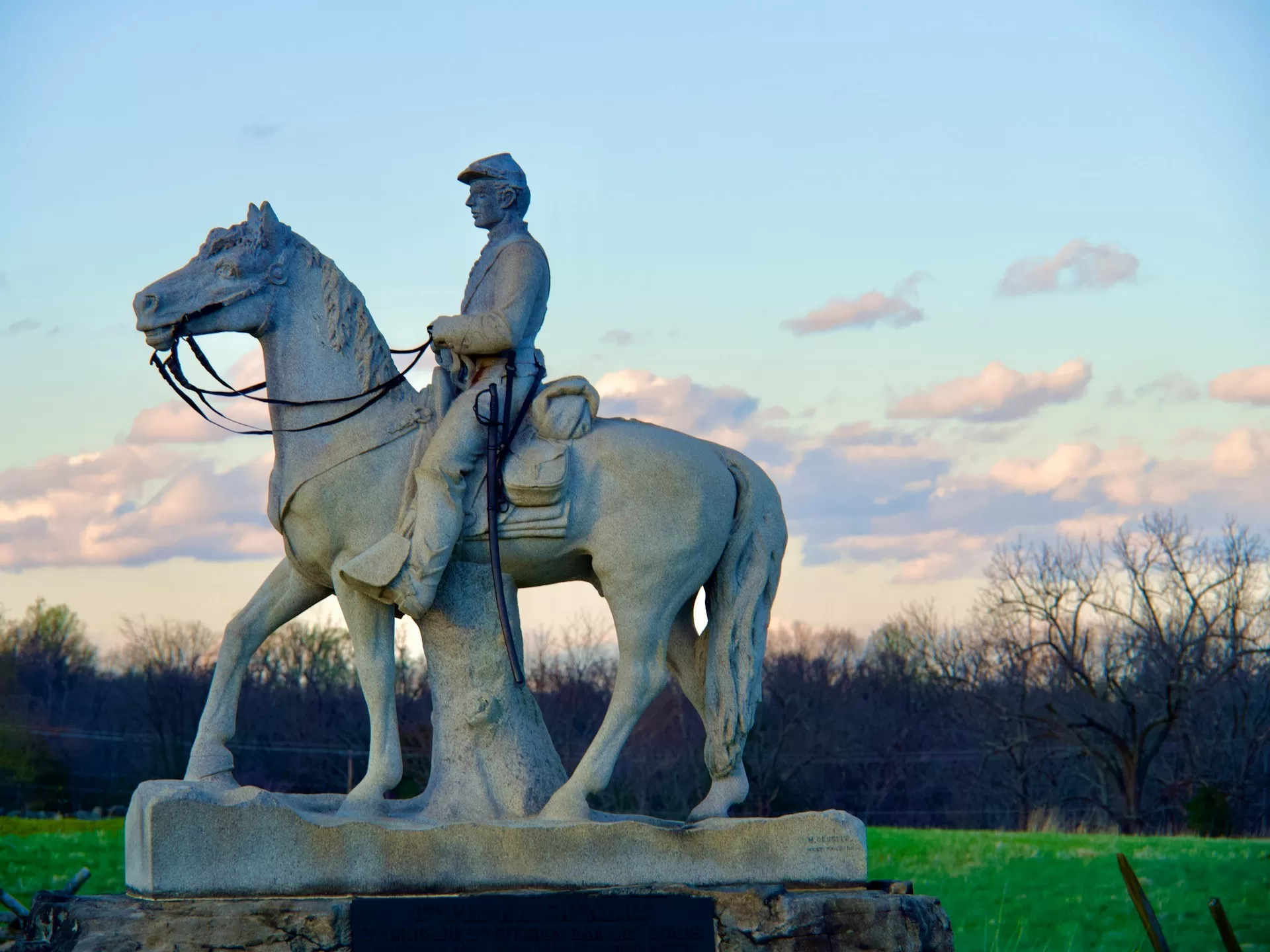 Een standbeeld van een soldaat op een paard in het Gettysburg National Military Park