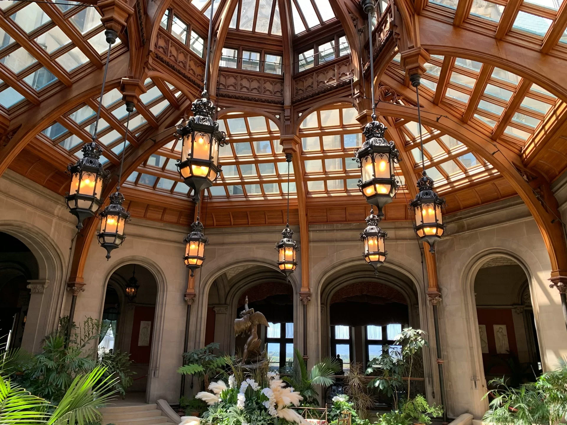 Ronde koepel met lantaarnen in het Biltmore Estate in Asheville