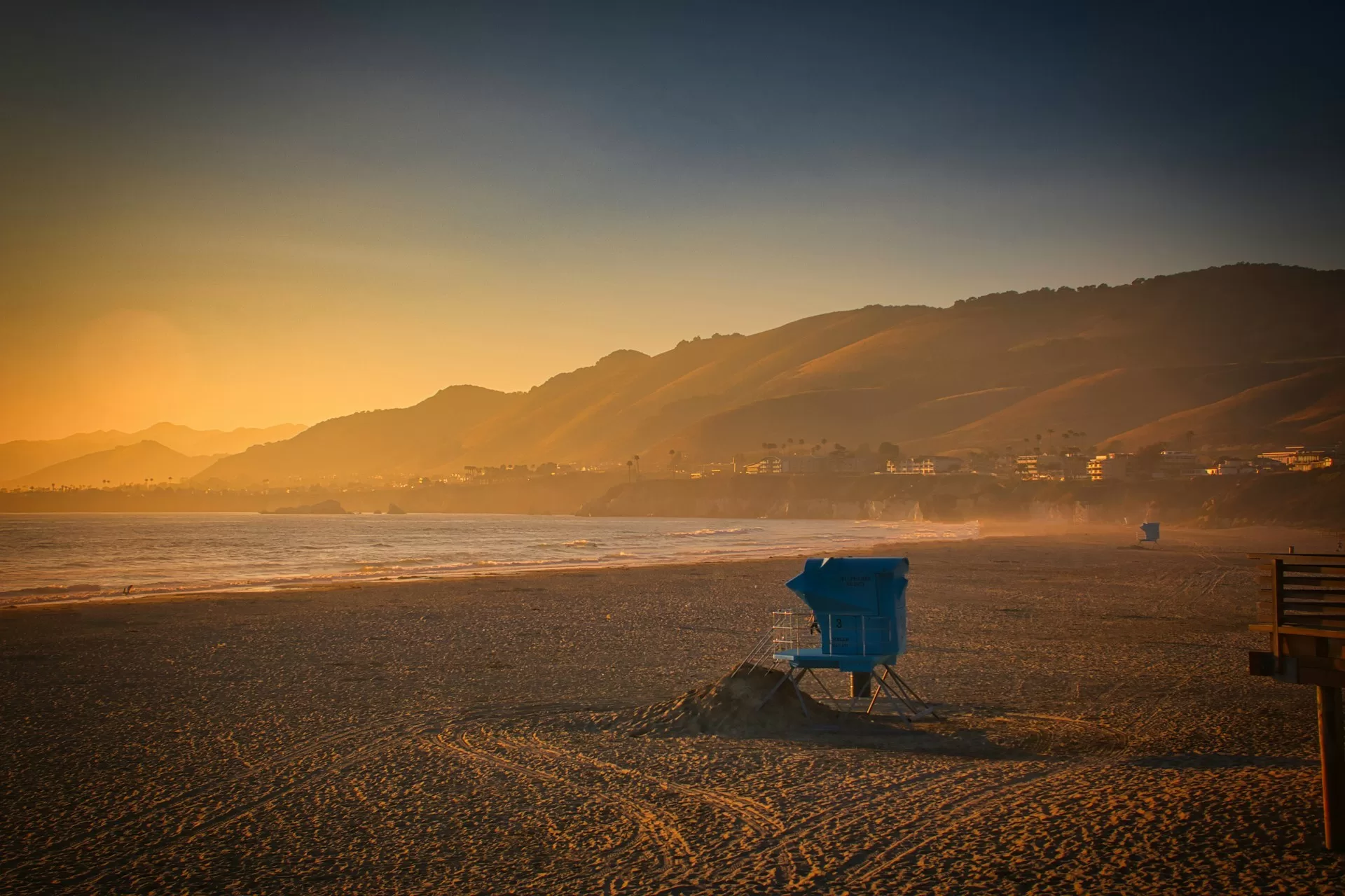 Het strand van Pismo Beach tijdens zonsopkomst