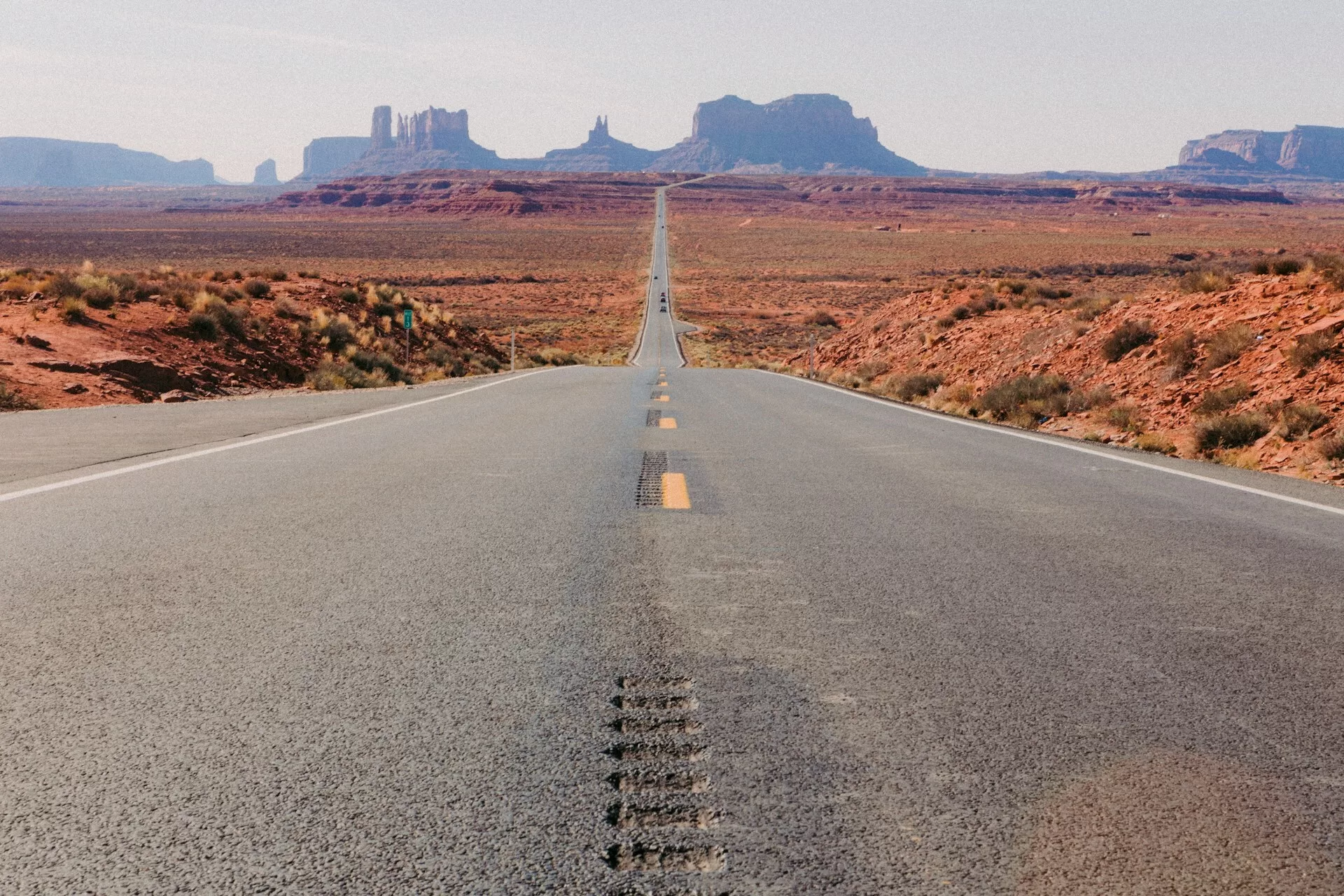 Een weg richting Monument Valley aan de Route 66