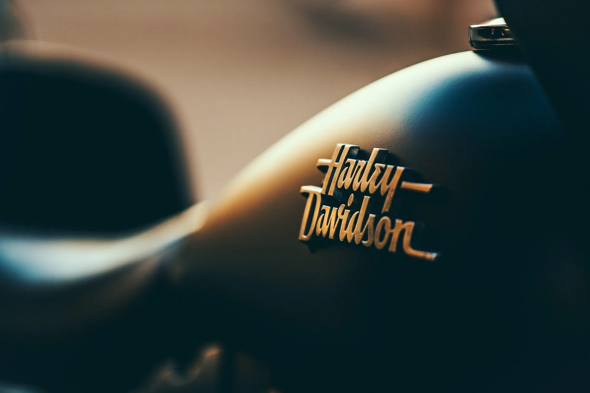 Logo van Harley Davidson op een motor