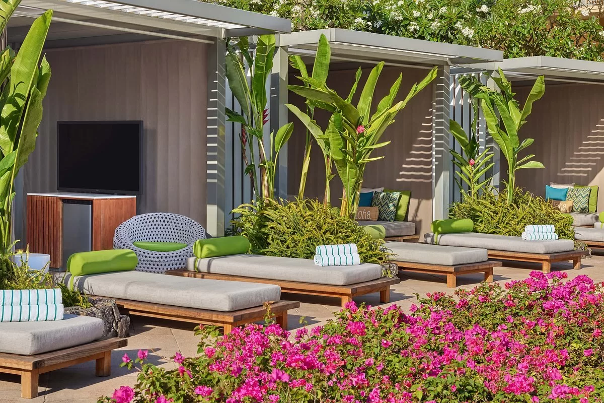 Cabana's aan het zwembad van het Hotel Ritz Maui