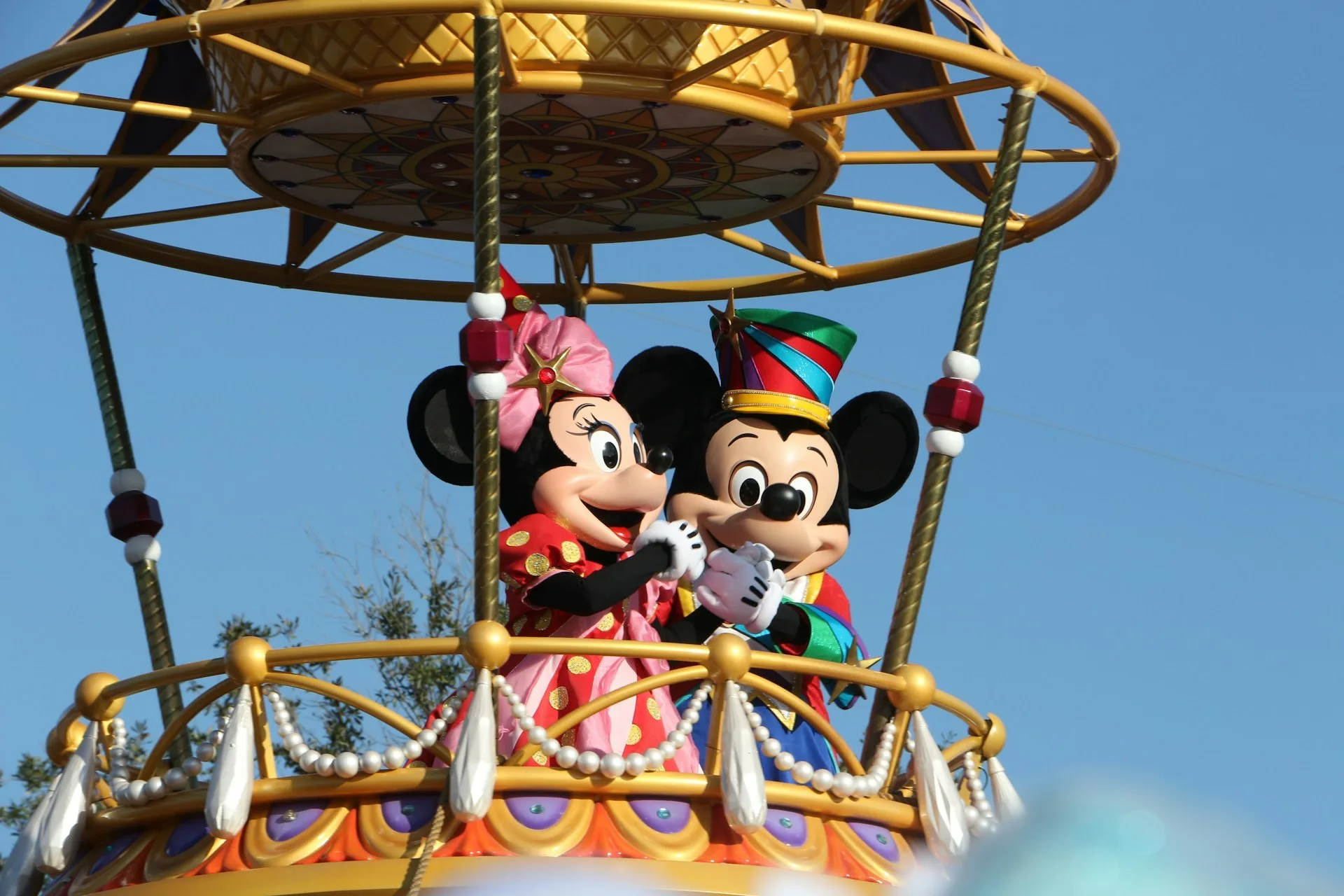 Mickey & Minnie Mouse in Disney World Magic Kingdom.