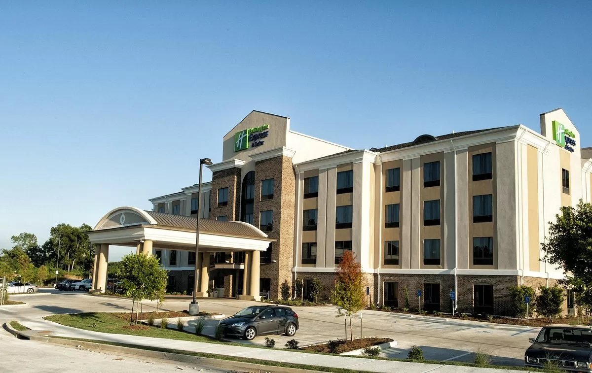 Exterior van het Natchez Holiday Inn Express Hotel